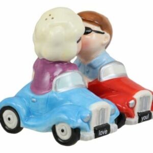 Set Of 1 Love You Valentines Couple Kissing In Cars Magnetic Salt And Pepper Shakers