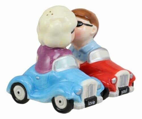 Set Of 1 Love You Valentines Couple Kissing In Cars Magnetic Salt And Pepper Shakers