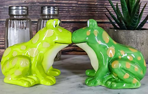 Set Of 1 Green Tree Frogs Toads Kissing Ceramic Salt And Pepper Shakers