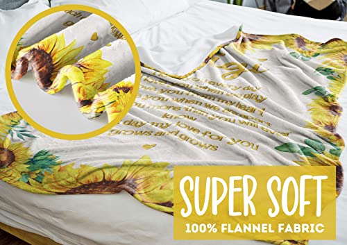 InnoBeta Gigi Sunflower Throw Blanket - Gigi Gifts for Grandma - Flannel Blankets Gift for Gigi on Christmas, Birthday, or Thanksgiving - 50" x 65"