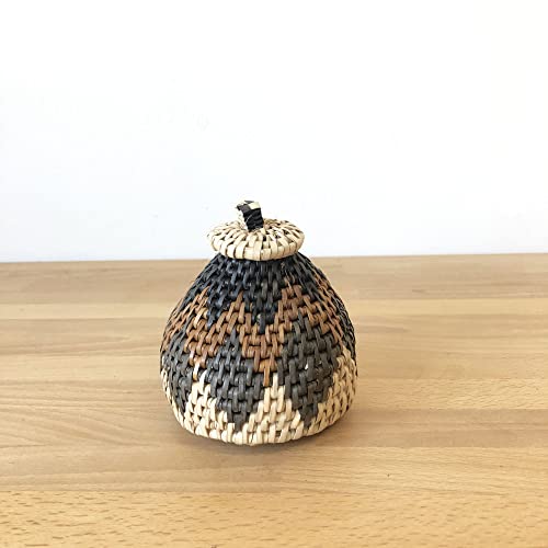 Assorted 4-5" African Zulu Mini Lidded Basket // Lidded Palm Basket // South Africa Basket