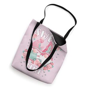 Gnome pair with roses, pink garden gnomes with roses Tote Bag