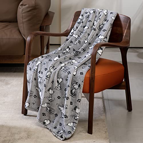 Berkshire VelvetLoft® Peanuts® Snoopy Cute Character Plush Throw Blanket, Peanuts Poses and Paws, Throw (55" x 70")