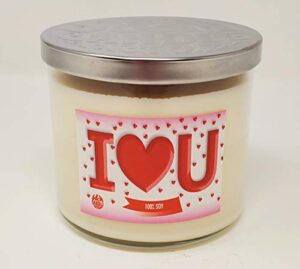 clearance priced ~ i love u! – valentine’s day red hot cinnamon scented 3 wick candle – soy wax candle – 100% made in usa- i love you- s&m candle factory (red hot cinnamon)