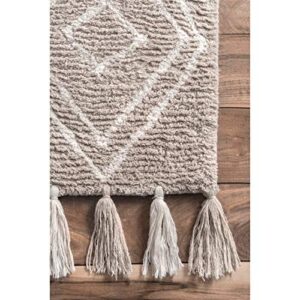 nuLOOM Layla Moroccan Diamond Tassel Wool Area Rug, 7' 6" x 9' 6", Tan