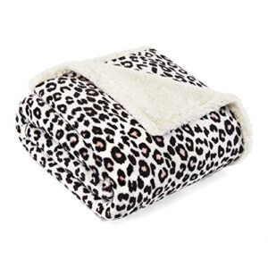 betsey johnson home | plush collection | throw – ultra-soft & cozy fleece, lightweight & luxuriously warm, perfect for bed or couch, black/white 50 x 70
