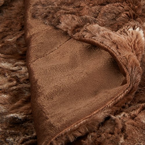 Amazon Brand – Pinzon Faux Fur Throw Blanket 63" x 87", Alpine Brown