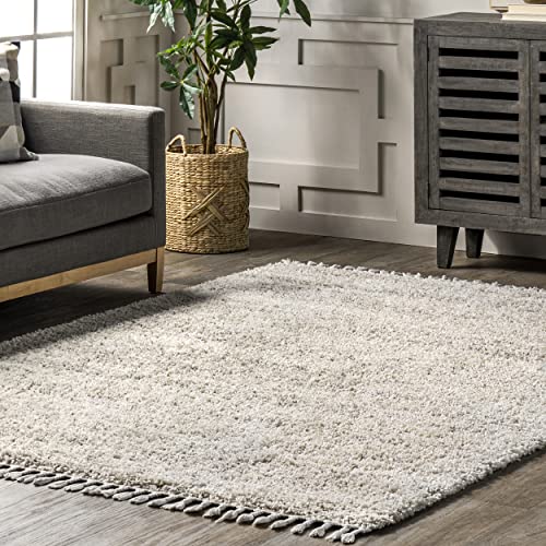 nuLOOM Brooke Shag Tasseled Area Rug, 5' 3" x 7' 7", Ivory