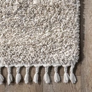 nuLOOM Brooke Shag Tasseled Area Rug, 5' 3" x 7' 7", Ivory