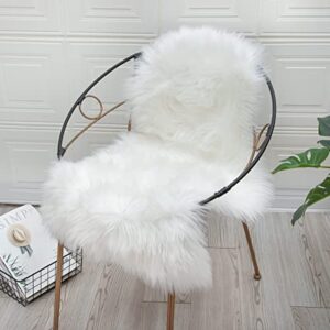 HLZHOU Soft Faux Fur Rug White Sheepskin Chair Cover Seat Pad Shaggy Area Rugs for Bedroom Sofa Living Room Floor(2 x 3 Feet （60 x 90 cm） White)