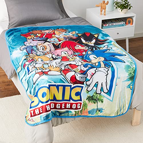 Great Eastern Entertainment Sonic The Hedgehog- Big Group Sublimation Throw Blanket 46" x 60"