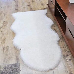 HEBE Faux Fur Rug Sheepskin Rug Runner 2'x4' Soft Sheepskin Fur Chair Couch Cover Milk White Sheepskin Area Throw Rug Runner for Bedroom Kids Nursery Living Room