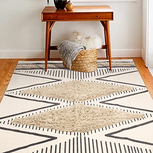 KIMODE Tufted Bedroom Area Rug 4' x 6' Washable Boho Farmhouse Diamond Cotton Throw Rugs Moroccan Tribal Woven Collection Indoor Rugs for Living Room Entryway Dining Room