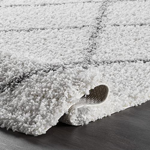 NuLOOM Tess Moroccan Shag Area Rug, 5' 3" x 7' 6", White