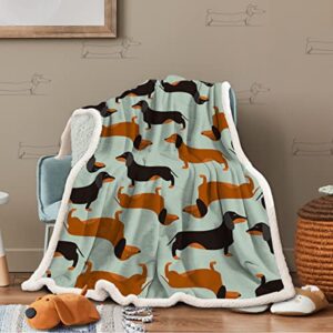 Sleepwish Dachshund Blanket Weiner Dog Blanket Christmas Throw for Kids Girls Boys Soft Sausage Fleece Blanket Green Dachshund Brown Sherpa Plush Blanket Daschund Gifts for Adults Women (50" X 60")