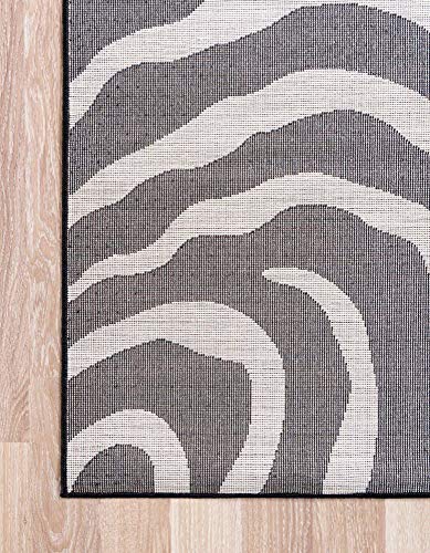 Unique Loom Wildlife Collection Animal Inspired with Zebra Design Area Rug, 6 x 9 ft, Black/Ivory