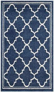 safavieh amherst collection 2’6″ x 4′ navy / beige amt422p moroccan trellis non-shedding living room bedroom accent rug