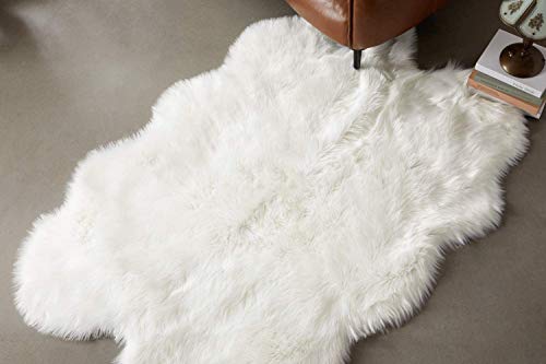 LEEVAN Faux Fur Sheepskin Shaggy Rug Silky Super Soft Area Rug Plush Fluffy Chair Cover Seat Floor Mat Carpet Luxurious Comfort Accent Home Decor for Living Room Kid’s Room (4ft x 6 ft, White)