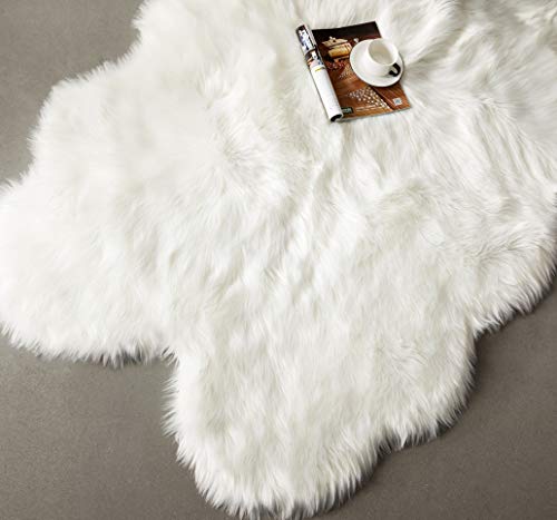 LEEVAN Faux Fur Sheepskin Shaggy Rug Silky Super Soft Area Rug Plush Fluffy Chair Cover Seat Floor Mat Carpet Luxurious Comfort Accent Home Decor for Living Room Kid’s Room (4ft x 6 ft, White)