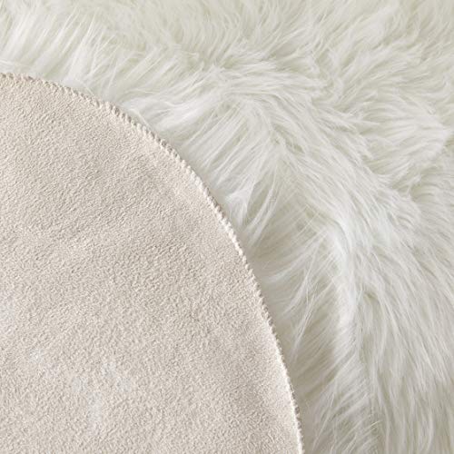 LEEVAN Faux Fur Sheepskin Shaggy Rug Silky Super Soft Area Rug Plush Fluffy Chair Cover Seat Floor Mat Carpet Luxurious Comfort Accent Home Decor for Living Room Kid’s Room (4ft x 6 ft, White)