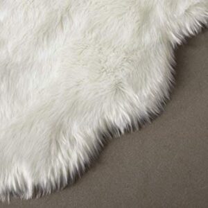 LEEVAN Faux Fur Sheepskin Shaggy Rug Silky Super Soft Area Rug Plush Fluffy Chair Cover Seat Floor Mat Carpet Luxurious Comfort Accent Home Decor for Living Room Kid’s Room (4ft x 6 ft, White)