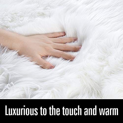 LOCHAS Luxury Super Soft Fluffy Shaggy Seat Cushion Faux Sheepskin Rug for Floor Sofa Chair,Chair Cover Seat Pad Couch Pad Area Carpet, 1.5ft x 1.5ft,White