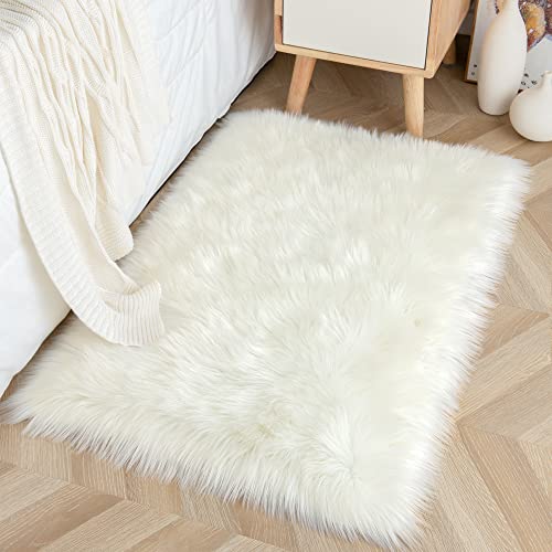 YJ.GWL White Faux Fur Rug for Bedroom, Luxury Fluffy Sheepskin Rugs Bedside Rug 2 x 3 Feet, Furry Carpet Small Shag Bedroom Rug, Soft Throw Rugs for Living Room, Kids Boys Girls Room Decor