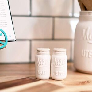 Goodscious White Mason Jar Salt and Pepper Shakers - Kitchen Ceramic Shaker - Retro Farmhouse Decor - Kitchen Accessories Home Decor - Rustic Home Accessory and Gifts - Baking Supplies - 2 Piece Set