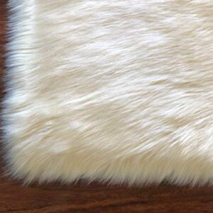 LAMBZY Faux Sheepskin Super Soft Hypoallergenic Square Area Rug Plush Fur Premium Shag ( 18",45x45 cm, Cream)