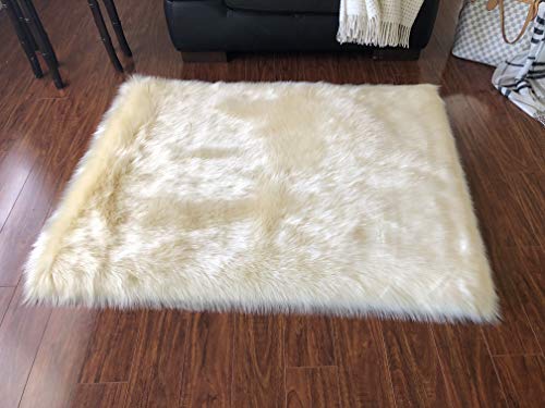 LAMBZY Faux Sheepskin Super Soft Hypoallergenic Square Area Rug Plush Fur Premium Shag ( 18",45x45 cm, Cream)