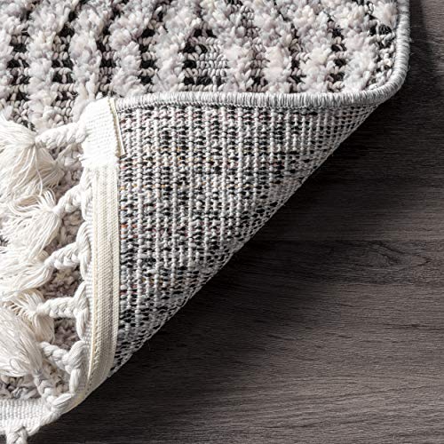 nuLOOM Arielle Soft Trellis Textured Tassel Area Rug, 7' 10" x 10' 10", Grey