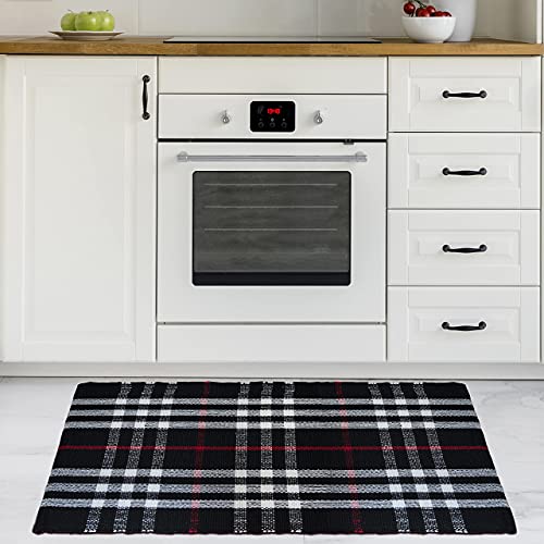 CHARDIN HOME Black & White Plaid Farmhouse Throw Rug | 21x34 Recycled Cotton Area Rug Perfect for Bathroom Kitchen Doormat entryway and More | Machine Washable, Reversible