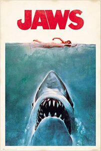 jaws – movie poster (regular style – retro/vintage design) (size: 24″ x 36″)