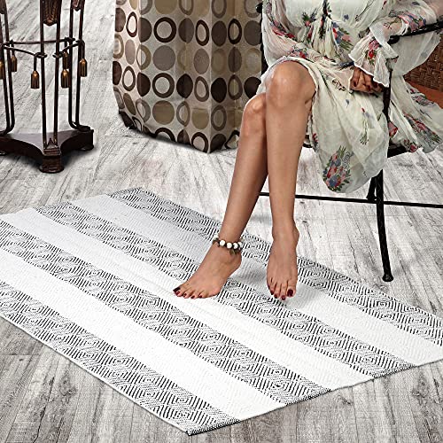 SAVON Hand Woven Cotton Flatweave Area Rug 5x3 Woven Black and White Diamond Argyle