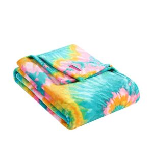 betsey johnson home | plush collection | throw – ultra-soft & cozy fleece, lightweight & luxuriously warm, perfect for bed or couch, tie dye love