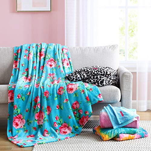 Betsey Johnson | Fleece Collection | Blanket - Ultra Soft & Cozy Plush Fleece, Lightweight & Warm, Perfect for Bed or Couch, King, Bouquet Day