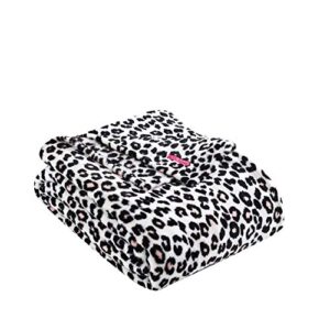 betsey johnson | fleece collection | blanket – ultra soft & cozy plush fleece, lightweight & warm, perfect for bed or couch, queen, leopard