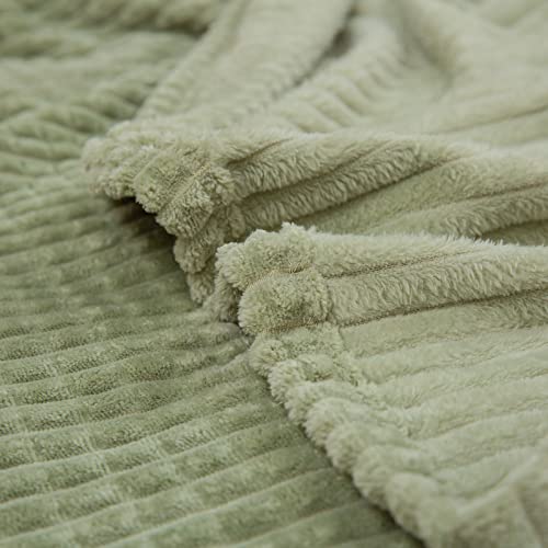 Simple&Opulence Luxury Flannel Fleece Super Soft Home Furnishing Throw Blanket with Stereoscopic Grid Design (Sage Green, 50"x70")