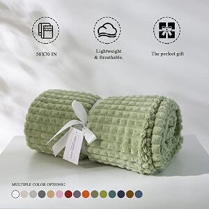 Simple&Opulence Luxury Flannel Fleece Super Soft Home Furnishing Throw Blanket with Stereoscopic Grid Design (Sage Green, 50"x70")