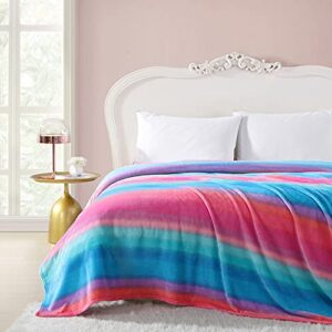 Betsey Johnson | Fleece Collection | Blanket - Ultra Soft & Cozy Plush Fleece, Lightweight & Warm, Perfect for Bed or Couch, King, Ombre