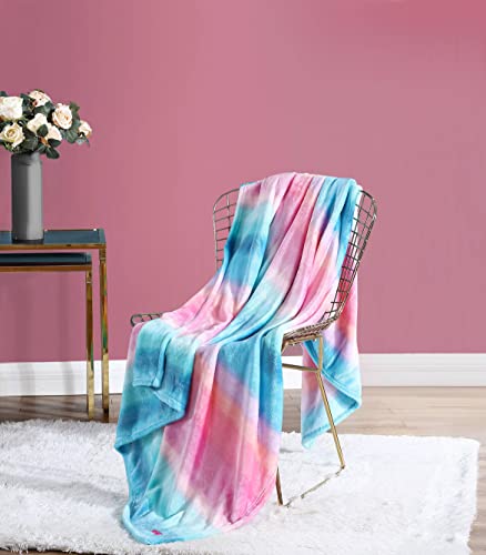 Betsey Johnson | Fleece Collection | Blanket - Ultra Soft & Cozy Plush Fleece, Lightweight & Warm, Perfect for Bed or Couch, King, Ombre