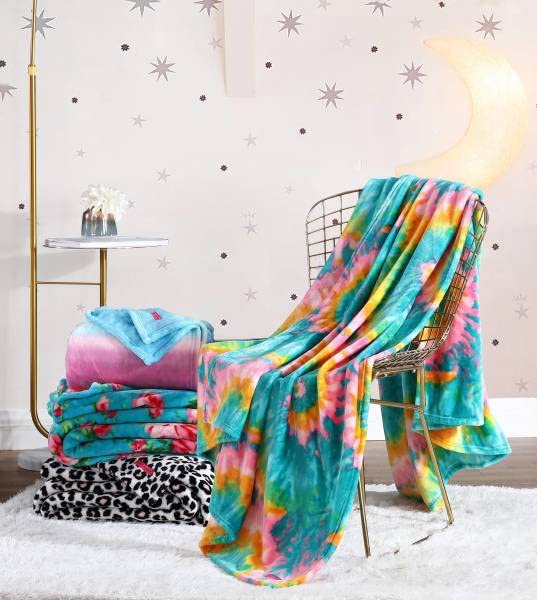 Betsey Johnson | Fleece Collection | Blanket - Ultra Soft & Cozy Plush Fleece, Lightweight & Warm, Perfect for Bed or Couch, King, Tie Dye Love