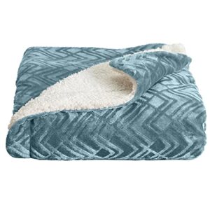 great bay home sherpa fleece and velvet plush full/queen throw blanket blue surf | thick blanket for fall and winter | cozy, soft, and warm fleece throw blanket | cielo collection