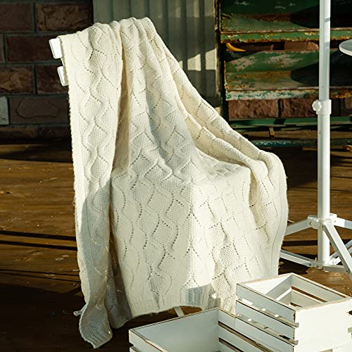 Amélie Home Lightweight Wave Pattern Knit Throw Blanket Cozy Soft Warm Farmhouse Decorative Knitted Throw Blankets for Couch Bed Sofa Living Room (Cream, 50''x 60'')