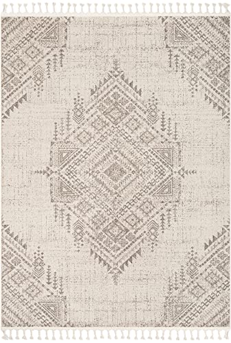 Well Woven Anita Beige Tribal Medallion (5'3" x 7'3") Area Rug