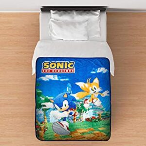 JUST FUNKY Sonic The Hedgehog Sonic & Tails Large Fleece Throw Blanket | Official Sonic The Hedgehog Collectible Blanket | Measures 60 x 45 Inches