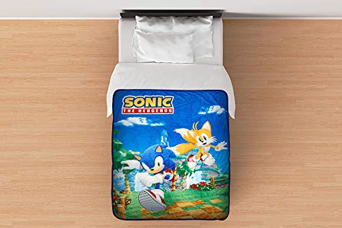 JUST FUNKY Sonic The Hedgehog Sonic & Tails Large Fleece Throw Blanket | Official Sonic The Hedgehog Collectible Blanket | Measures 60 x 45 Inches