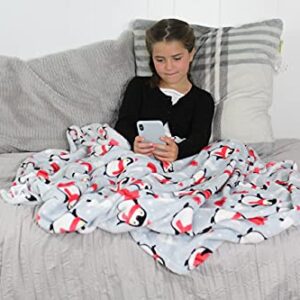 Holiday Christmas Throw Blanket: Soft Cute Winter Penguins with Presents Snuggle Accent for Sofa Couch Chair Bed or Dorm