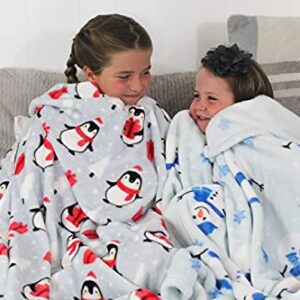 Holiday Christmas Throw Blanket: Soft Cute Winter Penguins with Presents Snuggle Accent for Sofa Couch Chair Bed or Dorm