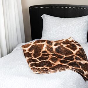 Giraffe Print Throw Blanket, Adorable Super-Soft Extra-Large Giraffe Blanket for Women, Girls, Teens and Children, Cute Fleece Giraffe Throw (50in x 60in) Warm Plush and Cozy Throw for Sofa or Couch